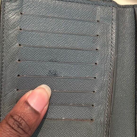 Louis Vuitton Bifold Cardholder Long Wallet Gray Textured Leather Minimalist - Picture 8 of 15